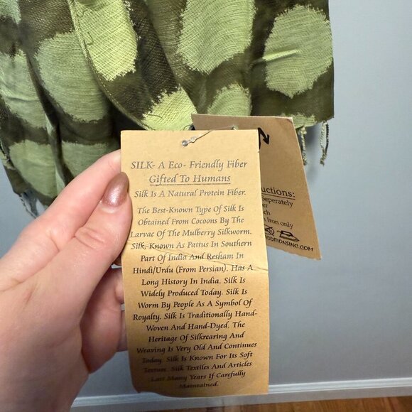Silk Green Scarf NWT - Picture 4 of 7